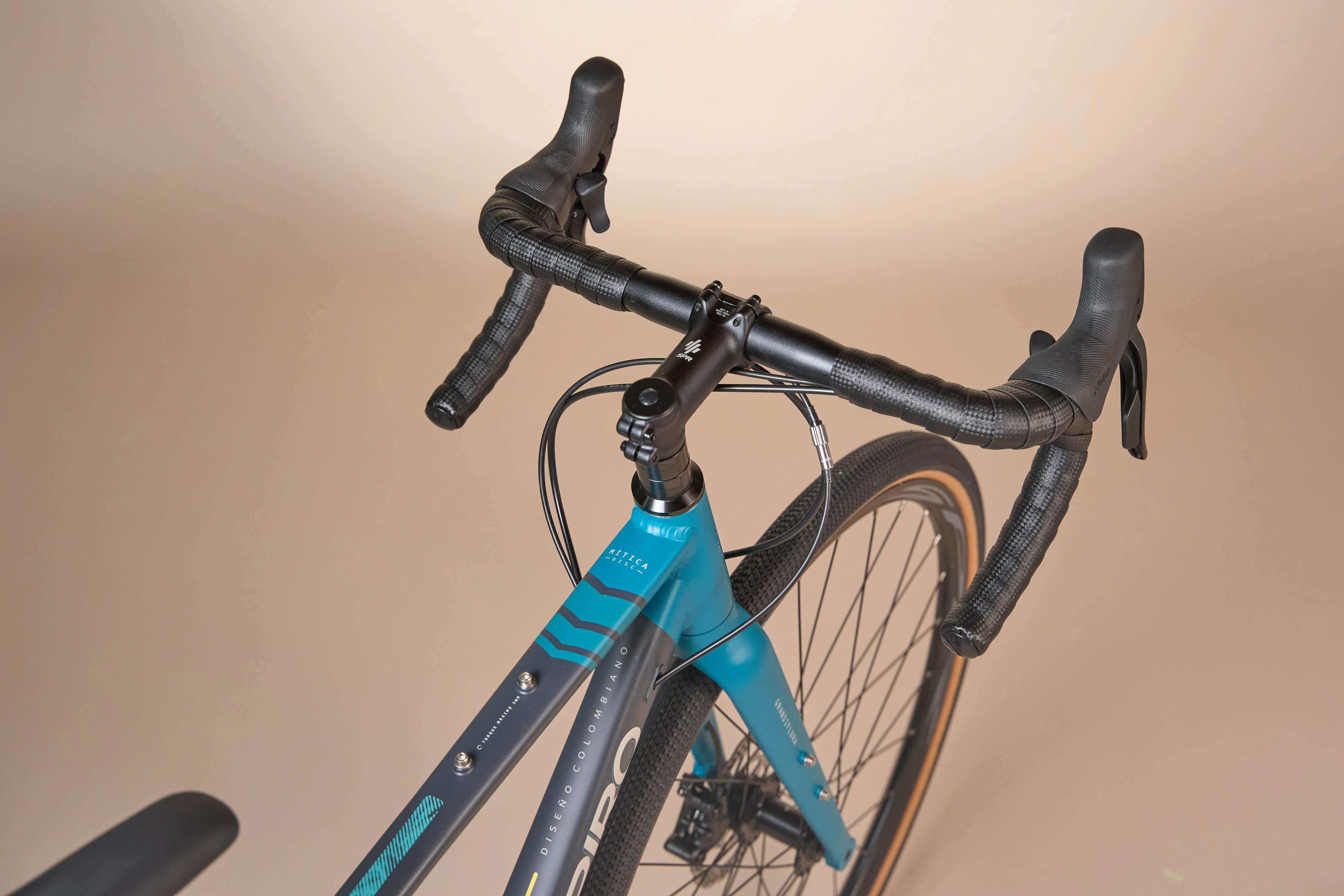 Bicicleta de gravel MÍTICA en aluminio 2x9 vel. - Image 9