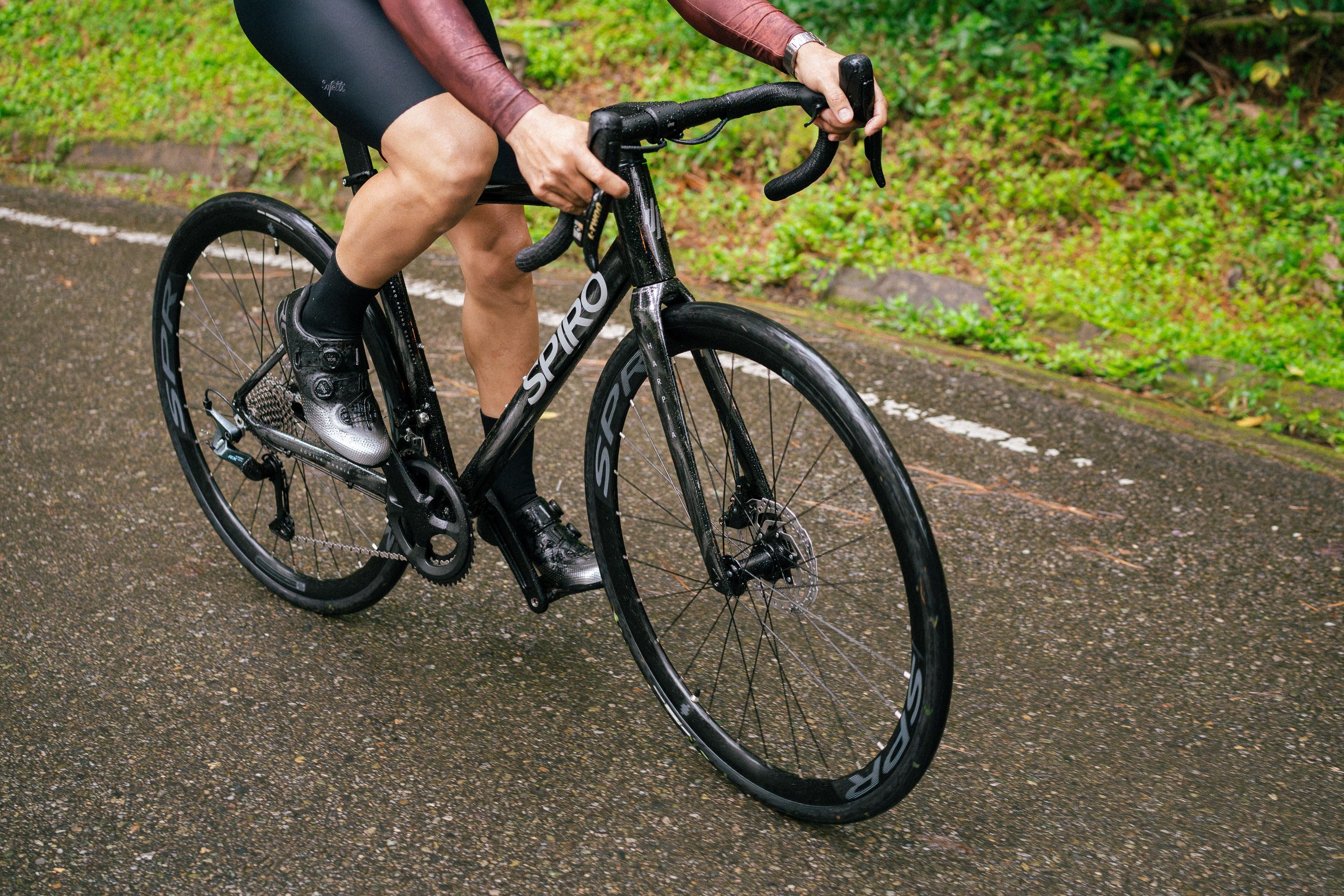 Bicicleta de ruta FREEDOM en aluminio con tenedor en carbono y Shimano 105 de 2x12 vel. - Image 13