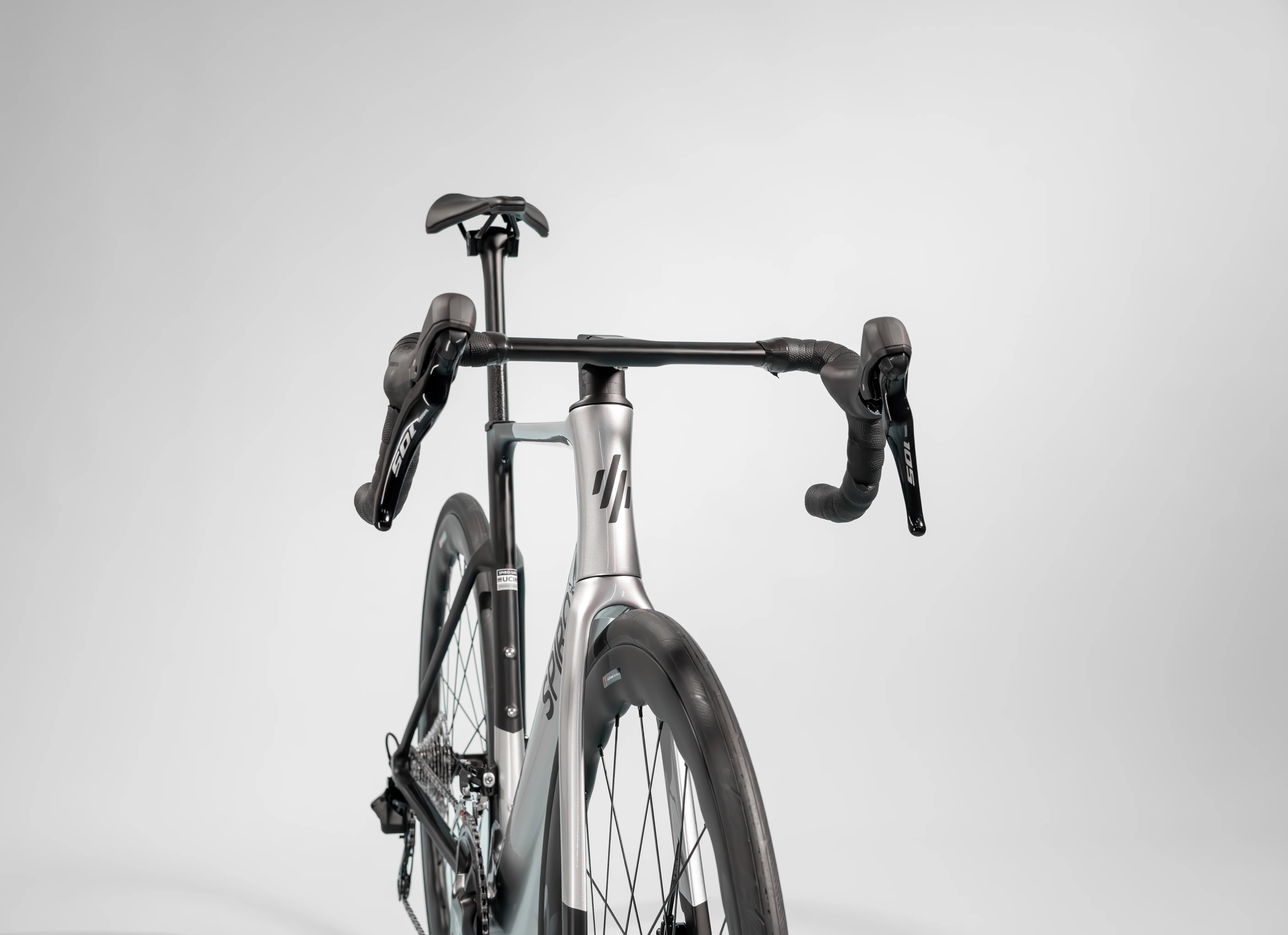 Bicicleta de ruta LEGEND SL en carbono Shimano 105 - Image 10