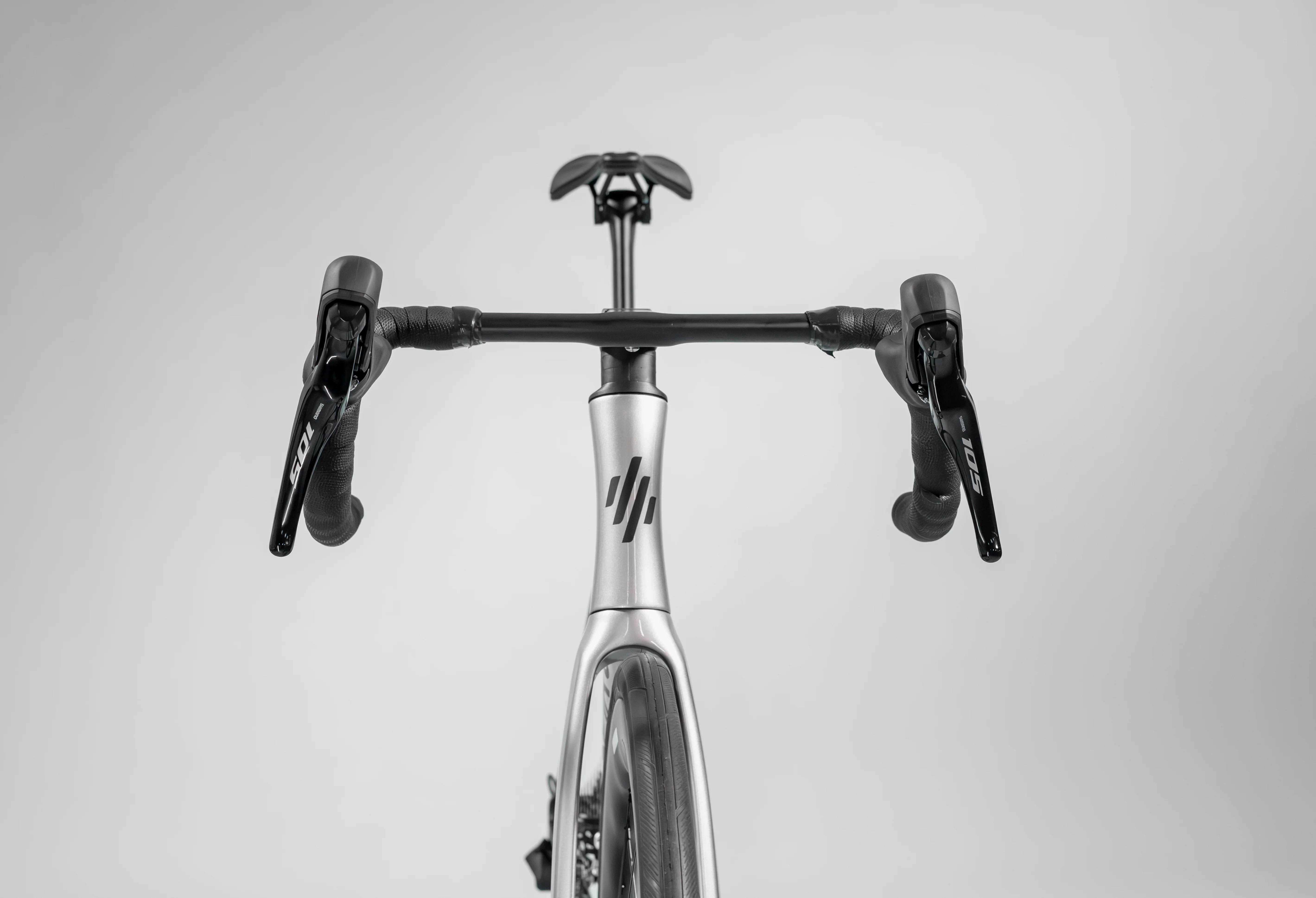 Bicicleta de ruta LEGEND SL en carbono Shimano 105 - Image 12