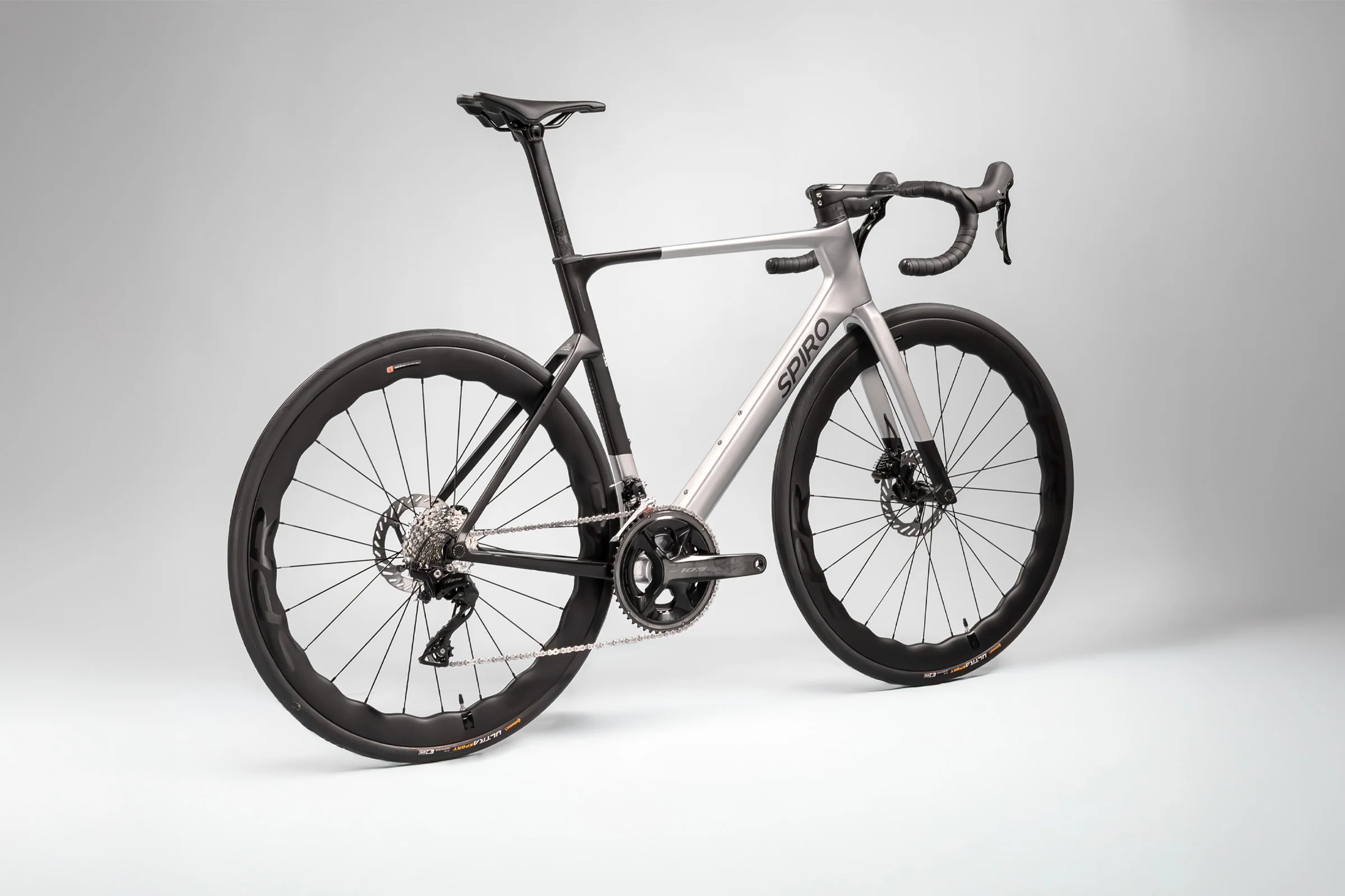 Bicicleta de ruta LEGEND SL en carbono Shimano 105 - Image 4