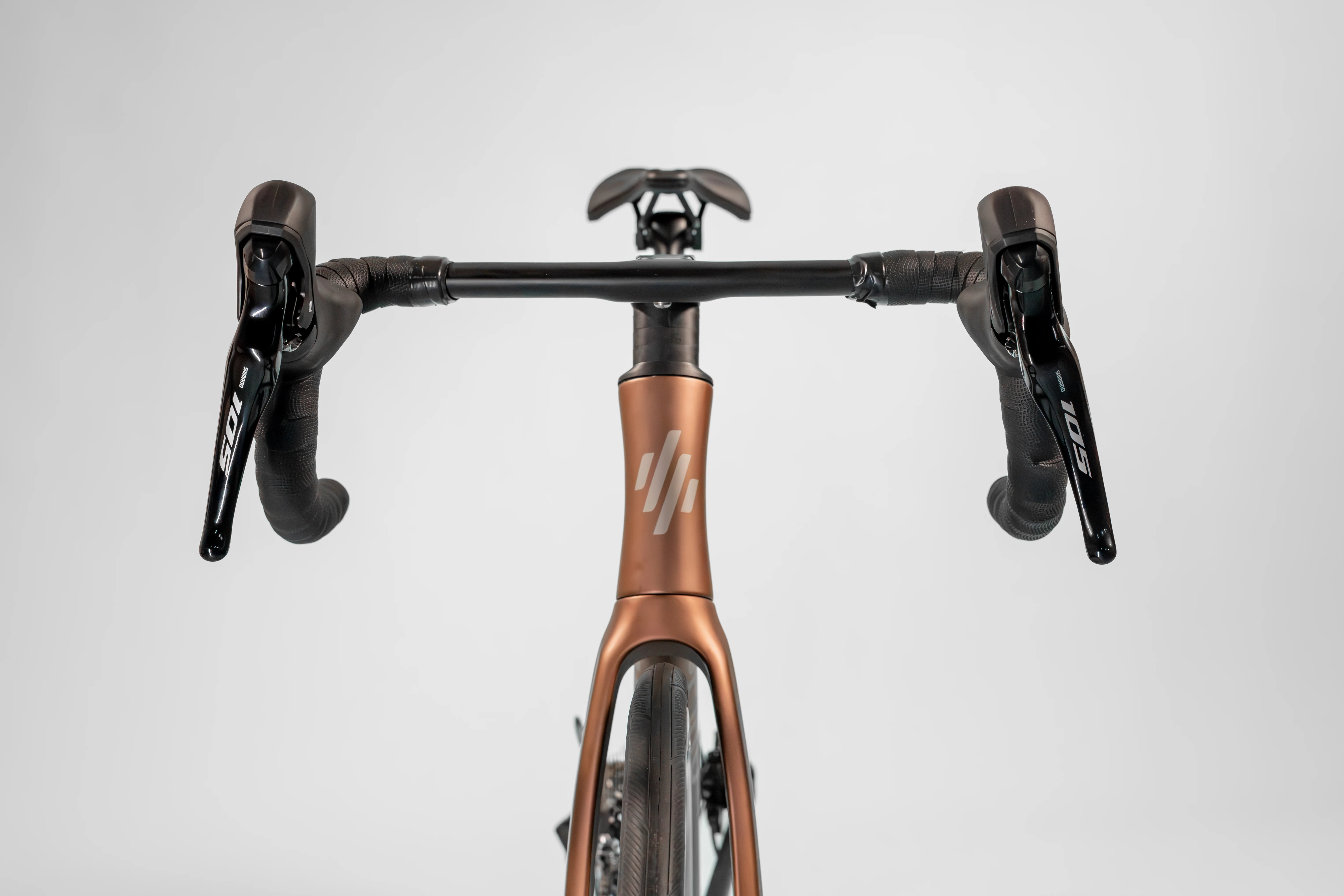 Bicicleta de ruta LEGEND SL en carbono Shimano 105 - Image 13