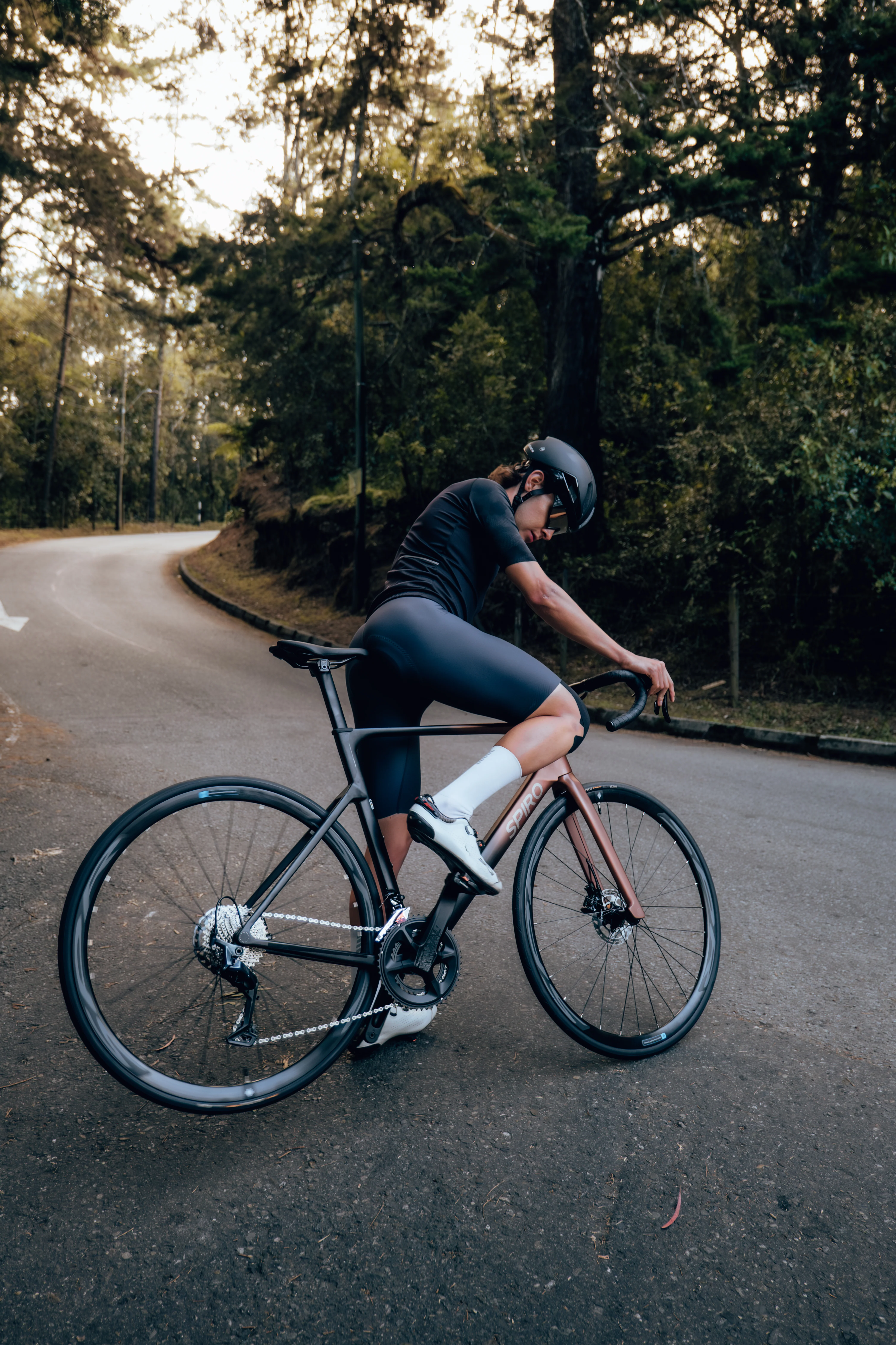 Bicicleta de ruta LEGEND SL en carbono Shimano Ultegra DI2 - Image 17