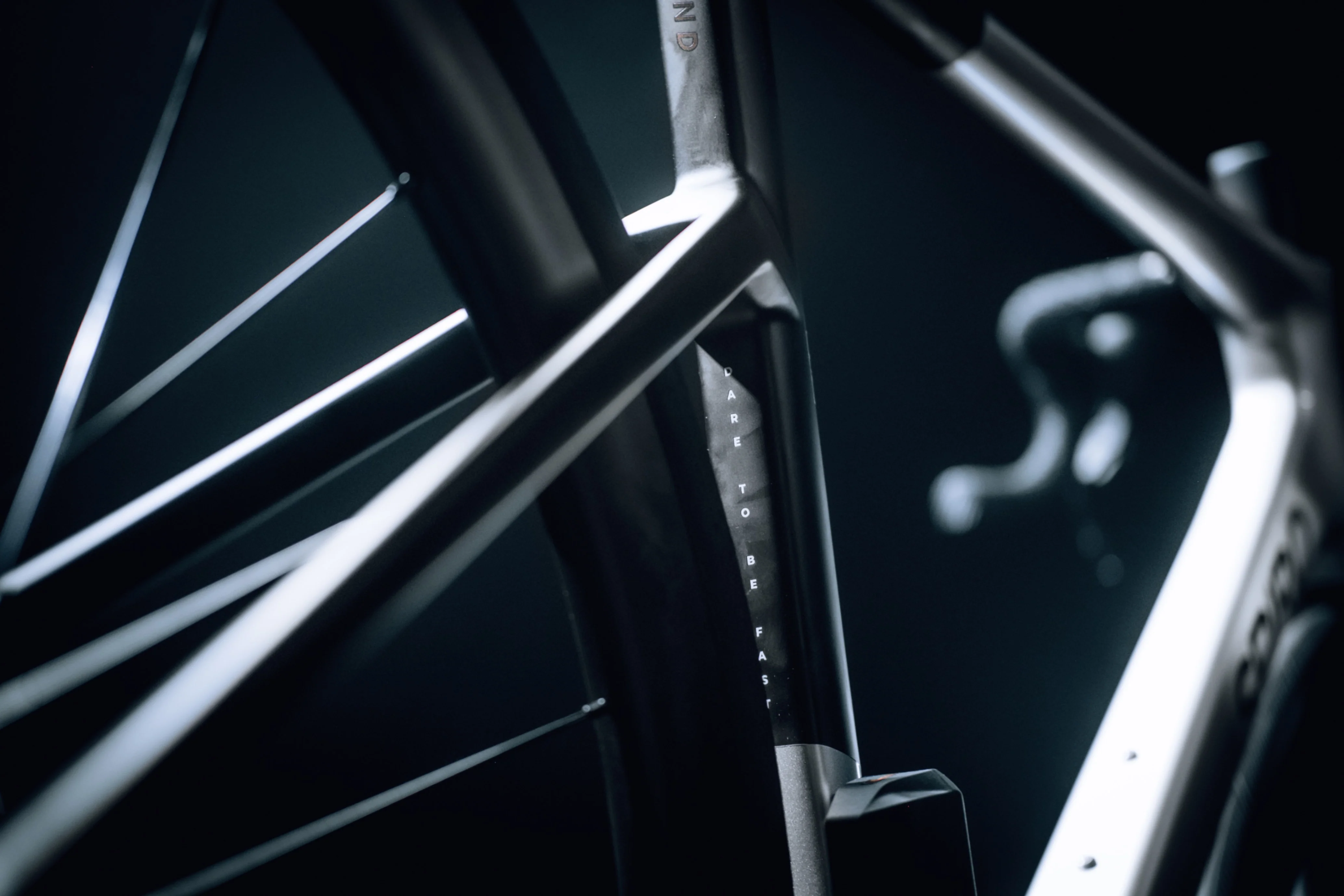 Bicicleta de ruta LEGEND SL en carbono Shimano 105 - Image 7