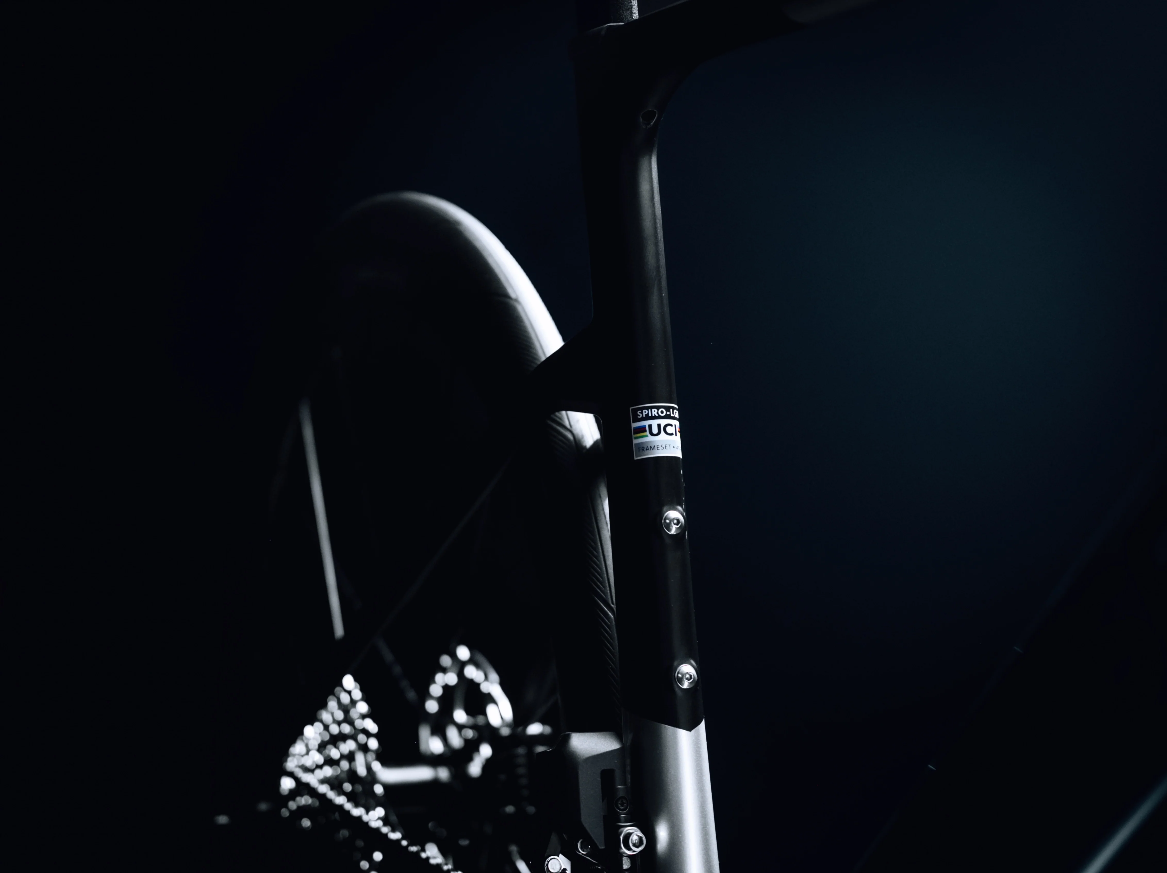 Bicicleta de ruta LEGEND SL en carbono Shimano 105 - Image 19